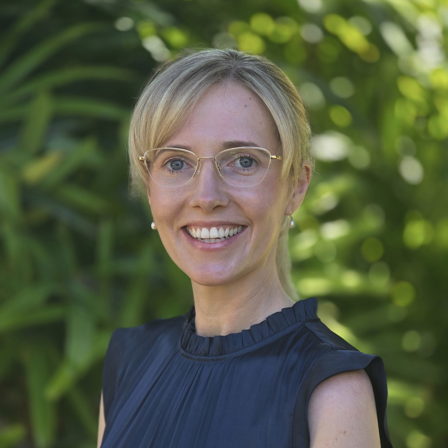 Dr Kimberley Golding