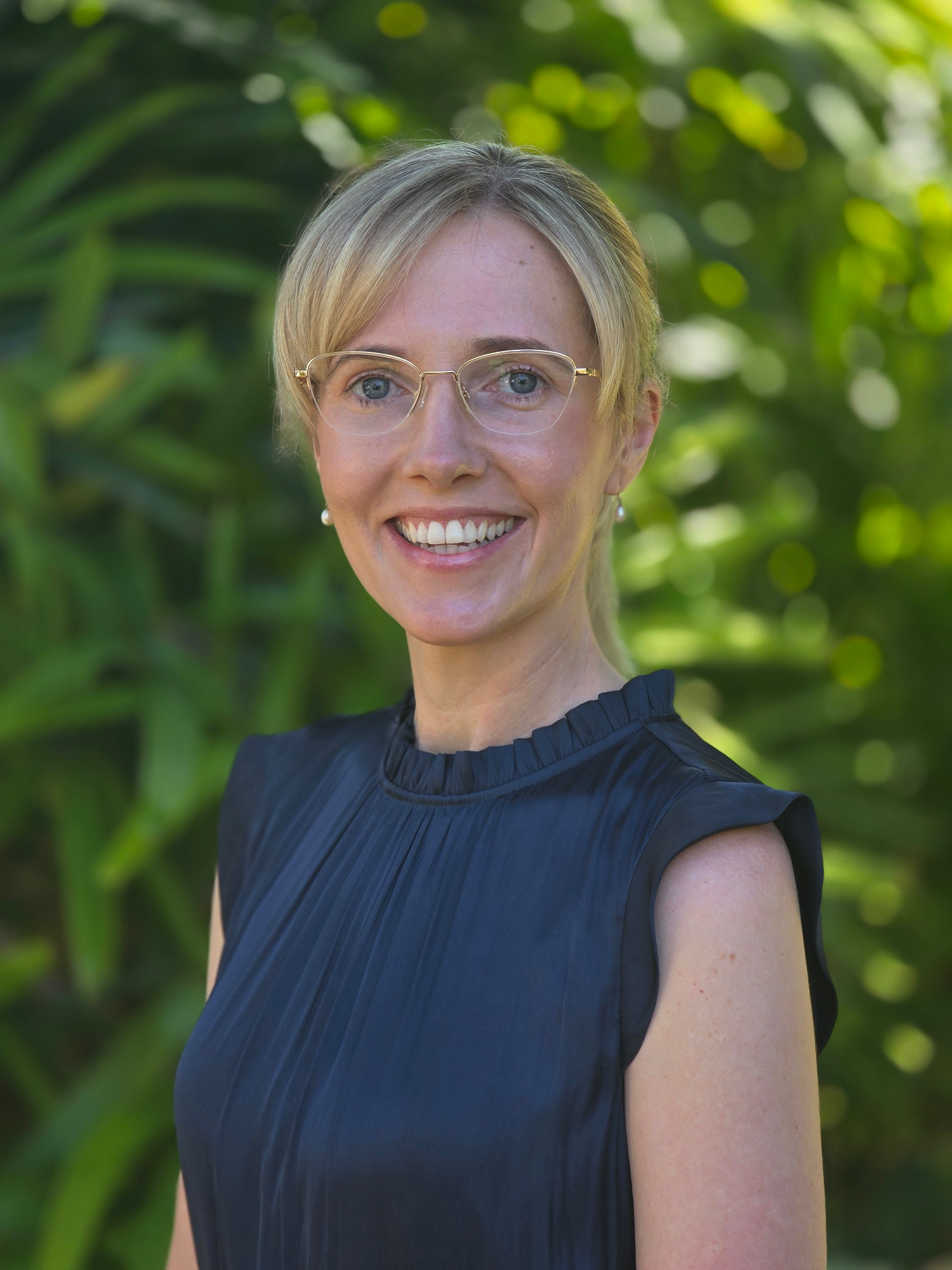 Dr Kimberley Golding